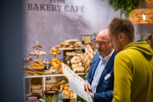 Netwerken op de stand van Callebaut op bakkersbeurs